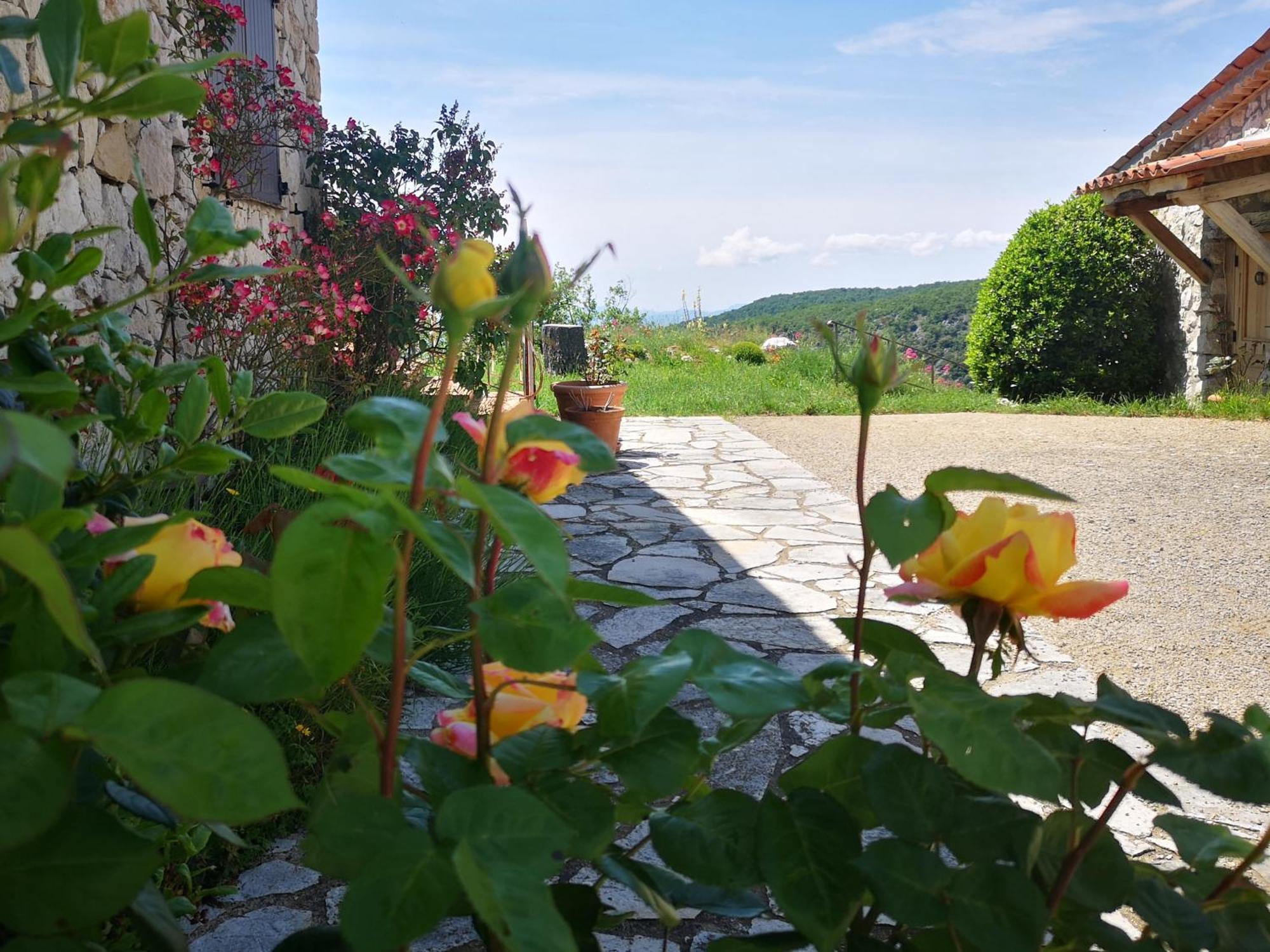 Le Cabanon De Gourdon Bergerie Renove En Pierre Vue Mer Bed & Breakfast Eksteriør bilde